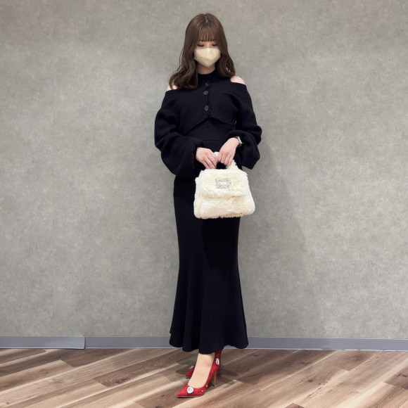 キラキラ大粒ビジューつき☆華やか魅せパンプスの登場