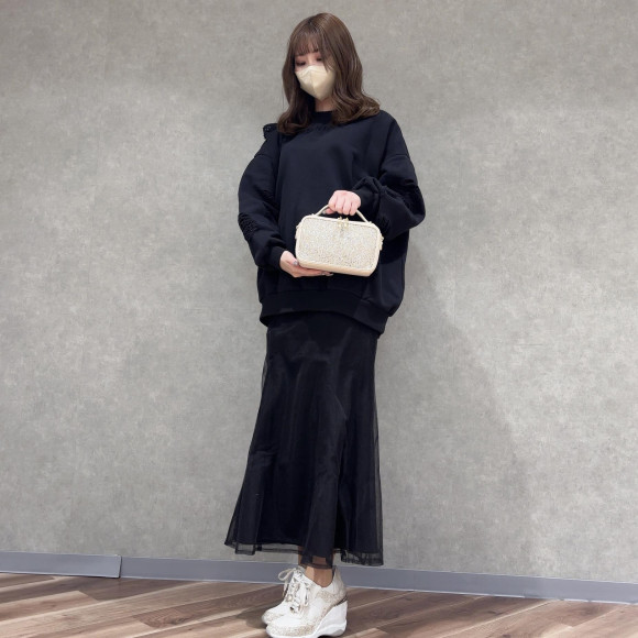 ちょっぴり辛口♪ヒールアップグリッタースニーカーの登場