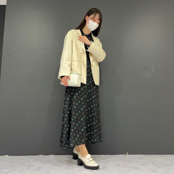 今年らしいスタイルに☆ヒールアップローファーの登場