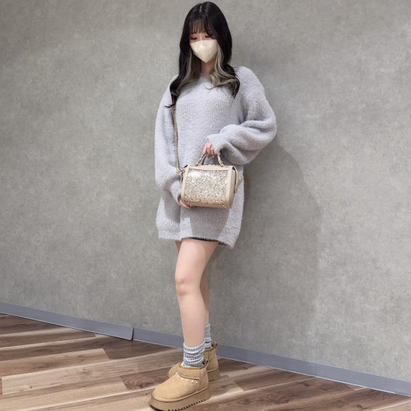 定番アイテムをアップデート♪パール付きムートンブーツの登場！