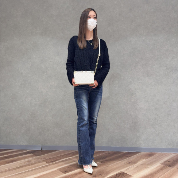 ☆数量限定☆スタッズのTストラップパンプスの登場！