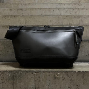 【Slick Leather Ver. Messenger Bag 】-NEW ARRIVAL-