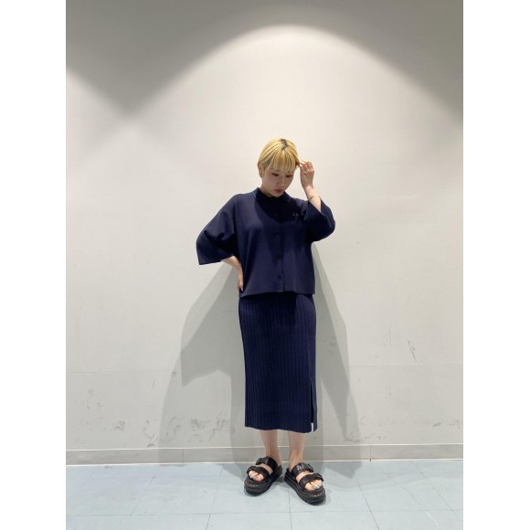 ■ Knitted Ribbed Panel Skirt ・ Short Sleeved Knitted Shirt ■