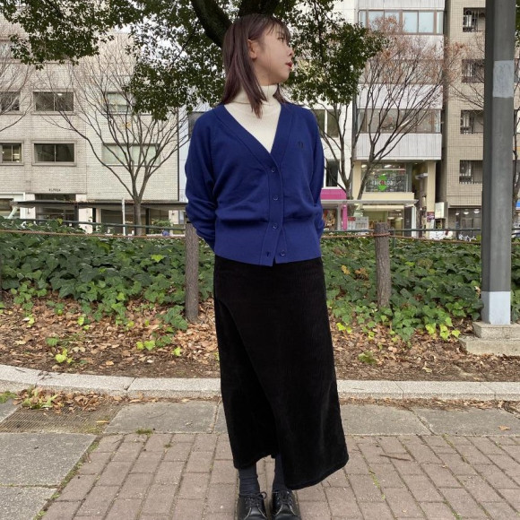 ■ V-Neck Cardigan ■