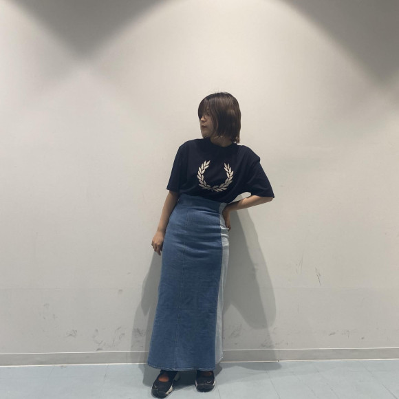 ■ Bold Laurel Wreath T-Shirt ■