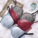 ぴたっとフィットする!大人気のノンワイヤーブラジャー新作♡