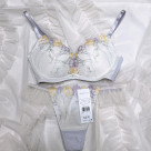 新色♡ノンワイヤーブラジェニックの脇高細見えタイプ♡