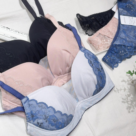 ♡新作♡小さく見せるブラ♡