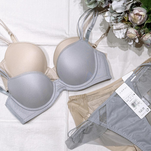 4つのサイズ別設計であなたにフィットするブラ♡新色登場！