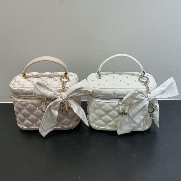 【RANDA】大人気バニティバッグが再入荷です！