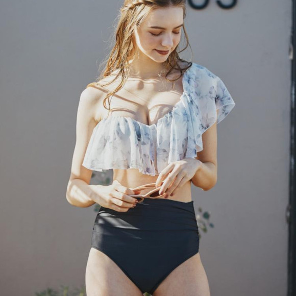 ♡ 南館10階　San-ai Resort♡  年間営業　2024年新作水着続々入荷中♡