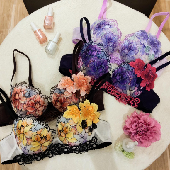 サルート63グループ入荷☆
