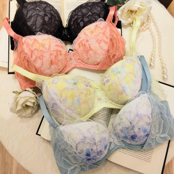 バストケアBra☆新色
