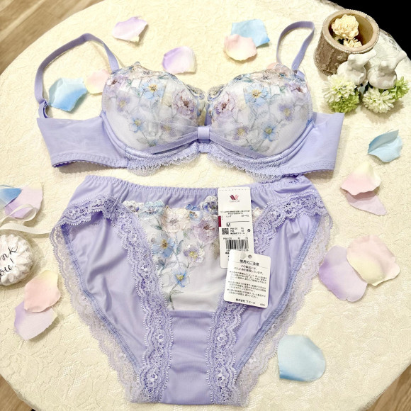 《大人気！》リボンブラ入荷しました☆