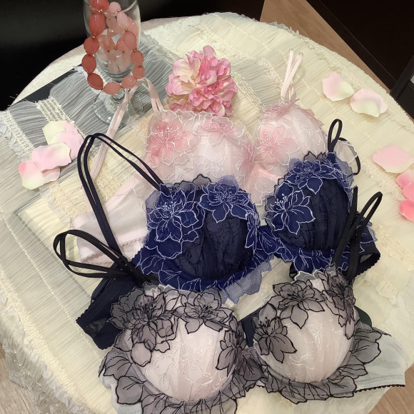 WACOALプレミアム⭐︎入荷しました(^○^)