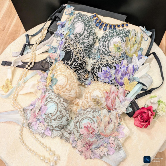 サルート19グループ入荷しています♡