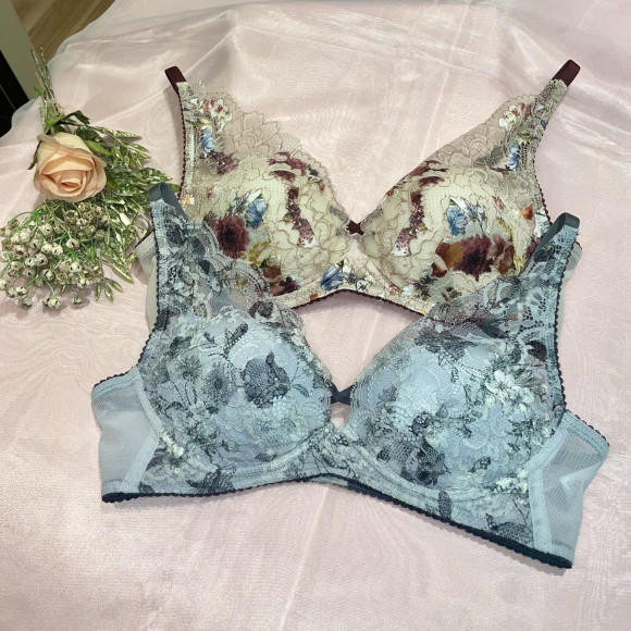 ノンワイヤー✿重力ケアブラ新作入荷