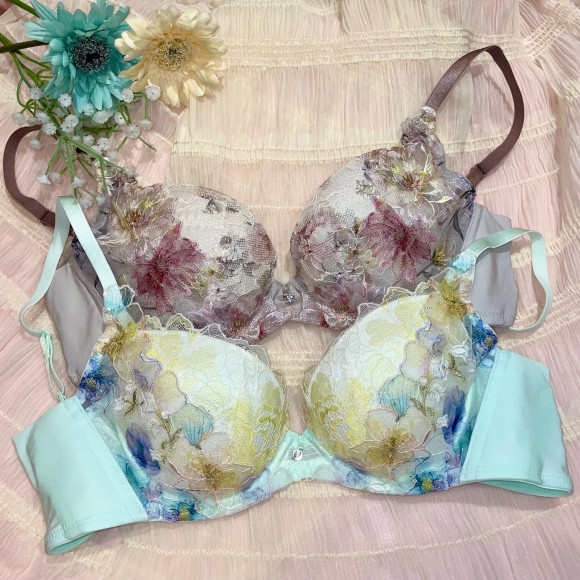 ハグするブラ✿ 新色入荷