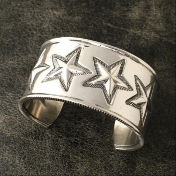 SIX STAR COIN EDGE BRACELET | チャコールグリーン・ショップニュース