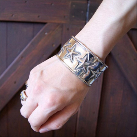 SIX STAR COIN EDGE BRACELET | チャコールグリーン・ショップニュース