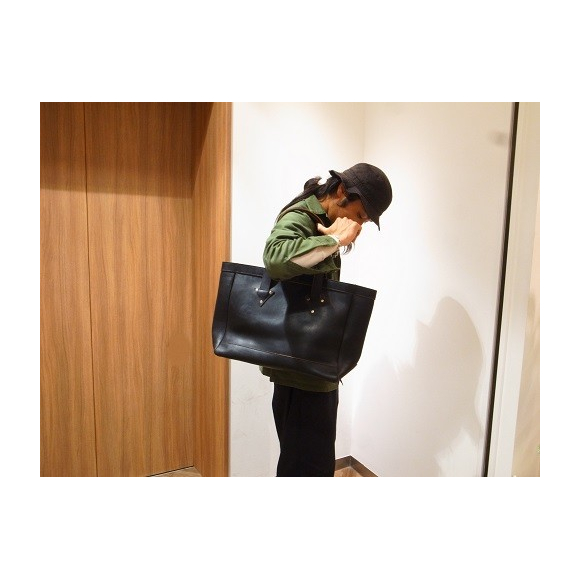 Fernand Leather / TOTO BAG | チャコールグリーン・ショップニュース