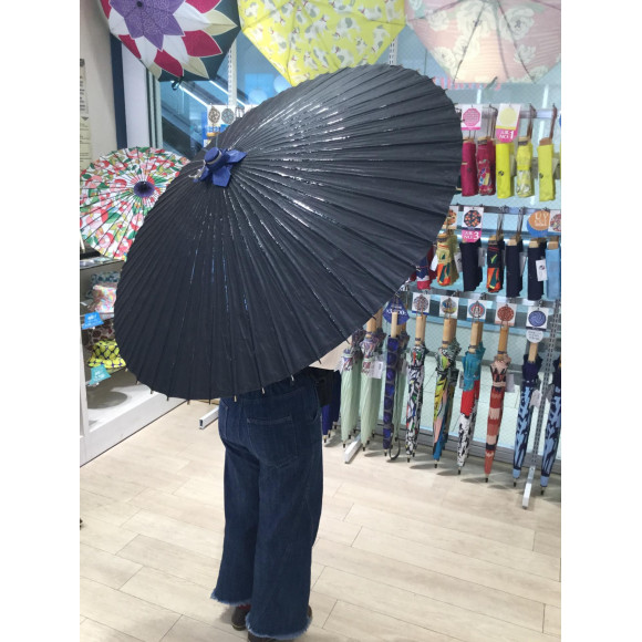 番傘 でスタイリッシュに 北斎グラフィック ショップニュース 名古屋parco パルコ