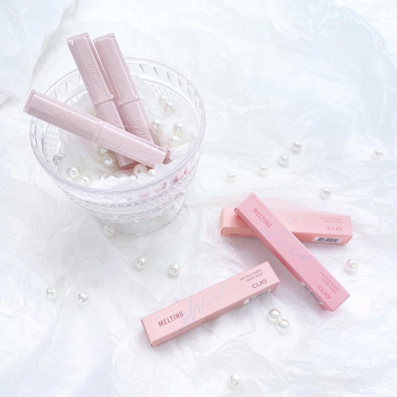 ほんのり色づく保湿バーム♡