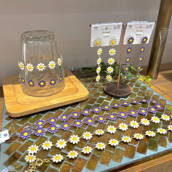 フラワーモチーフアクセサリー