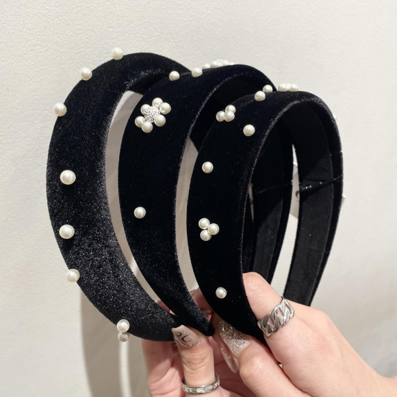 【新作】ベロア×パールカチューシャ