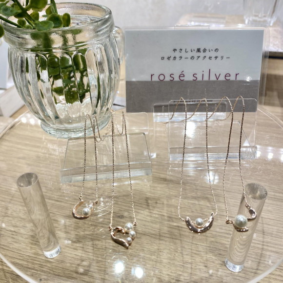 【プレゼントに！】rose silverプチペンダント