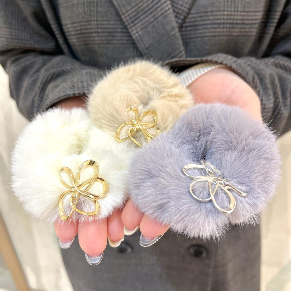 【新作】メタルチャーム付きミニファーシュシュ