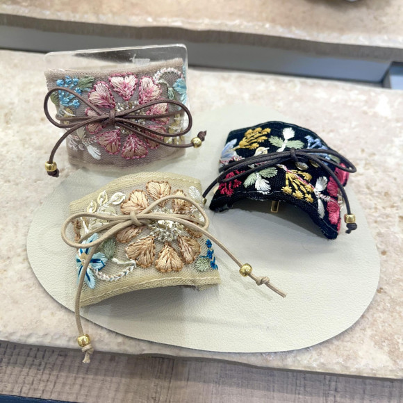 【オススメ】インド刺繍コードリボンフックポニー