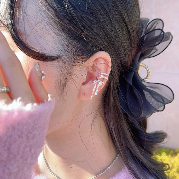 【ロングセラー】レースアップリボンイヤカフ