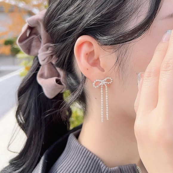 【ロングセラー】ダイヤレーンリボンピアス