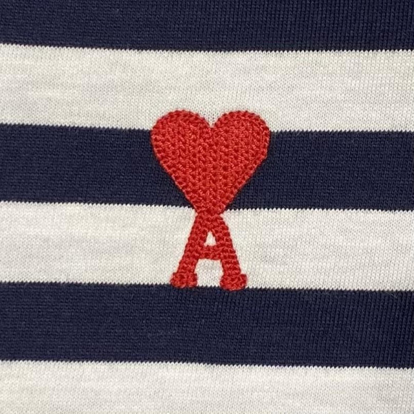 ☆AMI PARIS Tシャツ☆