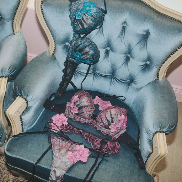 ノイーリア　ホットリフトブラ