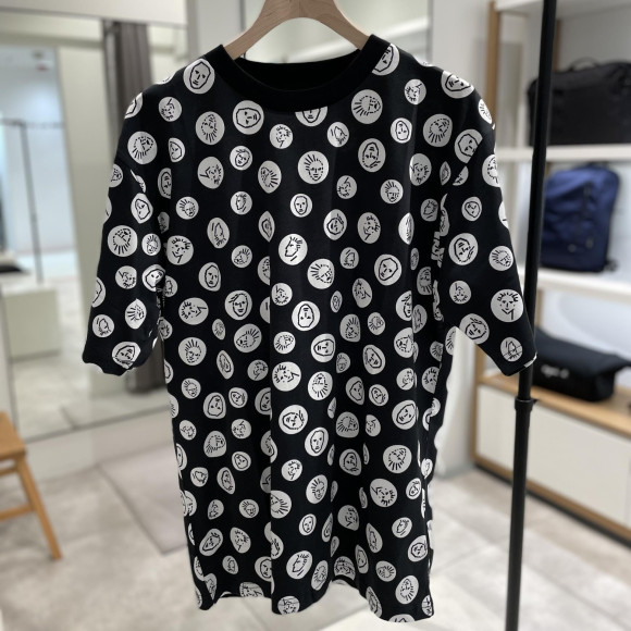 【新作】顔モチーフTシャツ