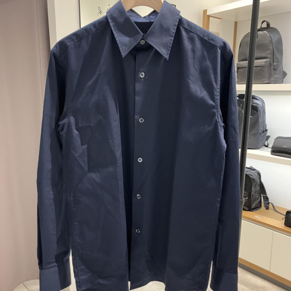 [ pre sale ] เสื้อเชิ้ตโลโก้การเย็บปักถักร้อย