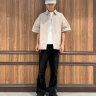 ホワイトランドのシャツを着まし...