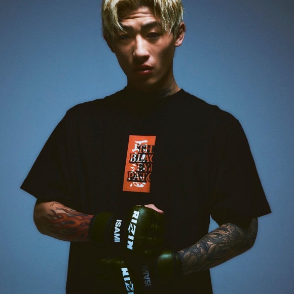 Black Eye Patch HANDLE WITH CARE TEE まもなく
