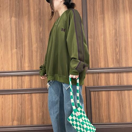 伸縮性や通気性に富んだポリエス...