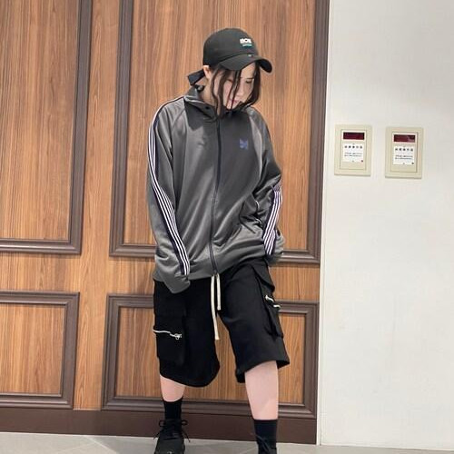 ミリタリーとスポーツの要素をミ...