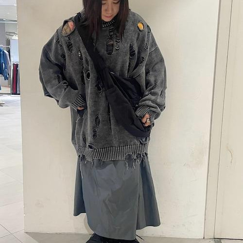 全体的に施されたダメージ加工が...