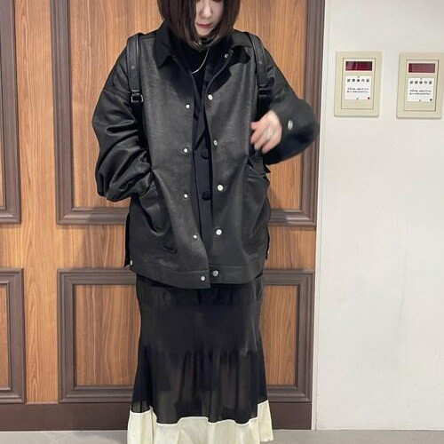 ゆったりとしたリラックスシルエ...