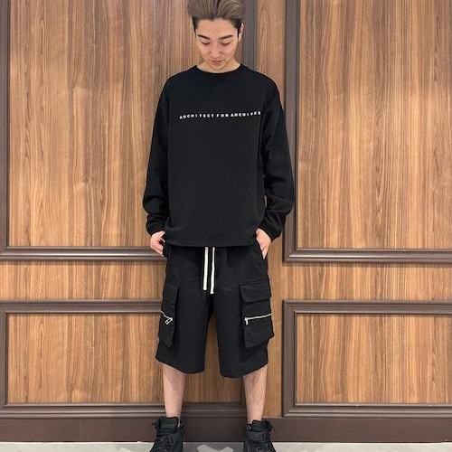 穿了半內褲的頂部...