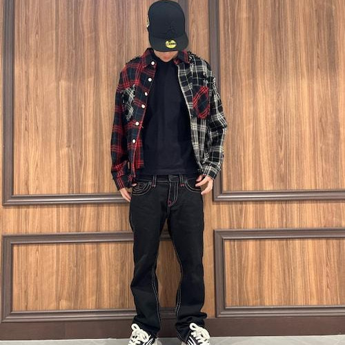 ダンケシェーンのシャツを着まし...