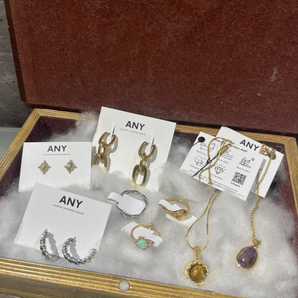 ハンドメイドアクセサリー【ANY】