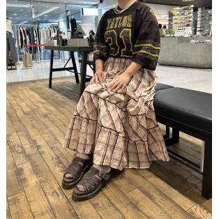 ★ブラウンに白の刺繍がオシャレ！ベルトサンダル★