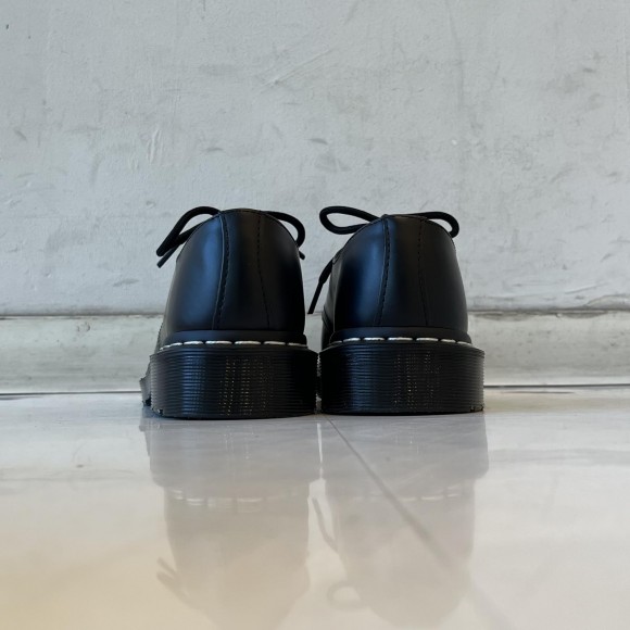 Dr.Martens 〙【再掲】ホワイトステッチ 3ホールシューズ