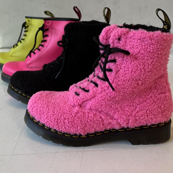 Dr.Martens 〙【再掲】新作 ネオンカラーブーツ | ドクターマーチン